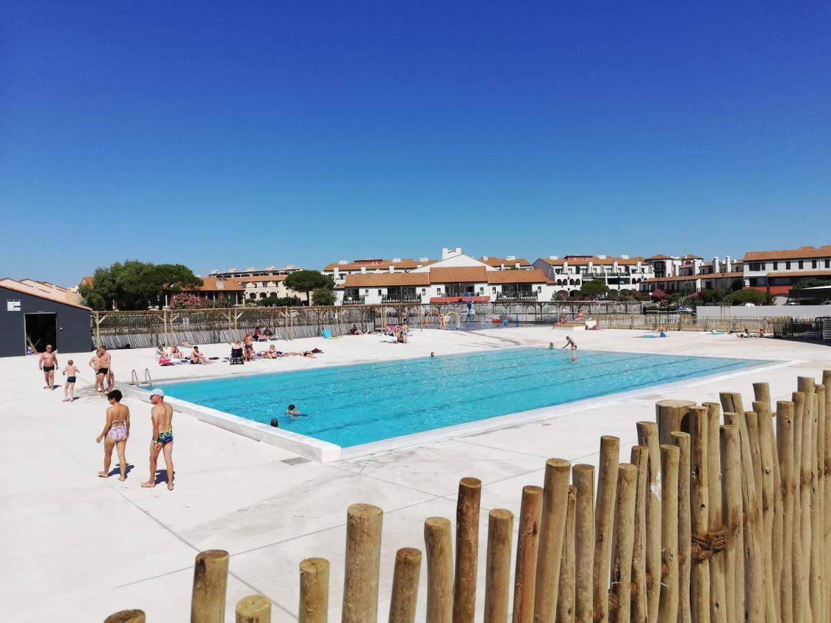 Style Bord de mer - Une chambre - Proche du Marché de Noël -Terrasse extérieure - Vue lac - Espace Jeux pour enfants Le Barcarès Esterno foto